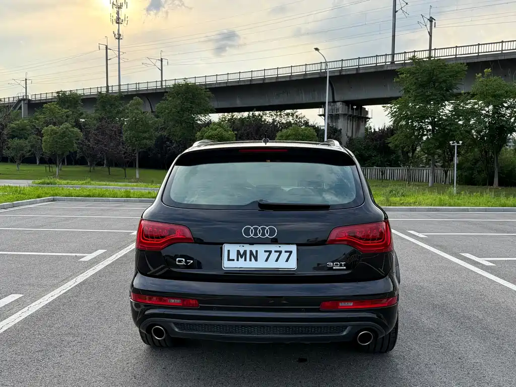 Audi Q7 2011
