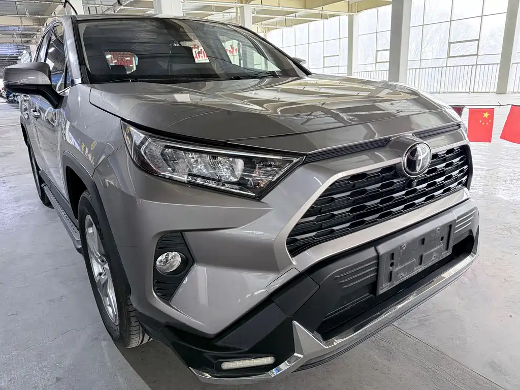Toyota RAV4 2020 — фото 3