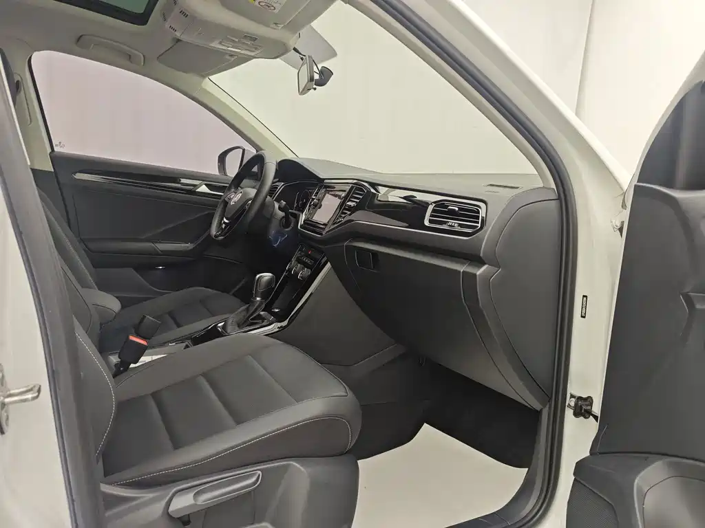 Volkswagen T-Roc 2020 — фото 19