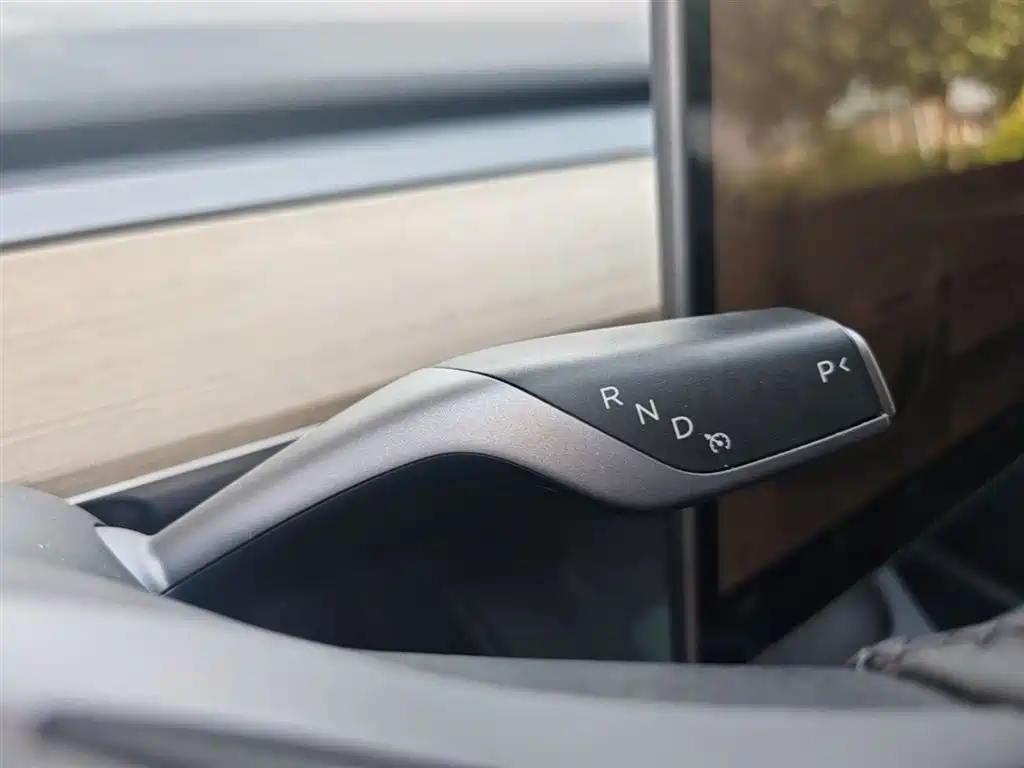 Tesla Model Y 2022 — фото 14