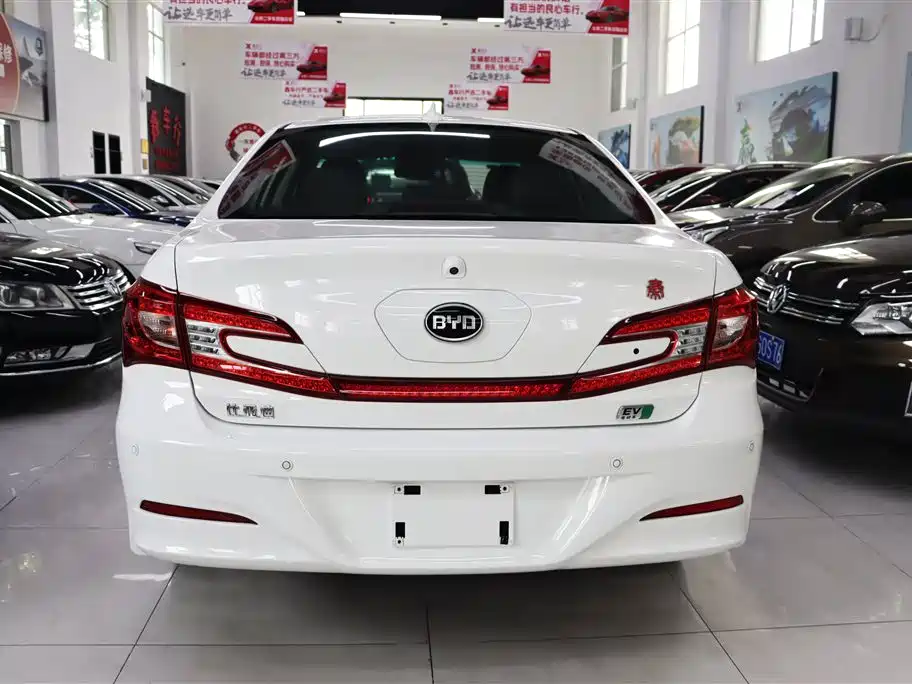 BYD Qin NEV 2016 — фото 8