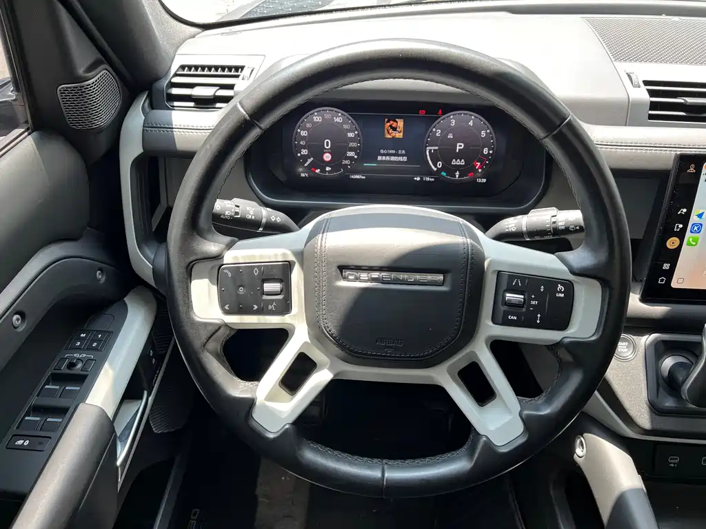Land Rover Defender 2023 — фото 15