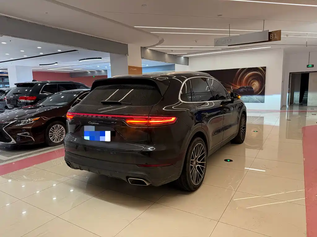 Porsche Cayenne 2019 — фото 17
