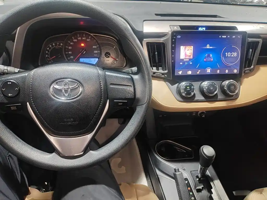 Toyota RAV4 2018 — фото 6