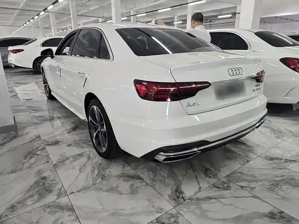Audi A4L 2021