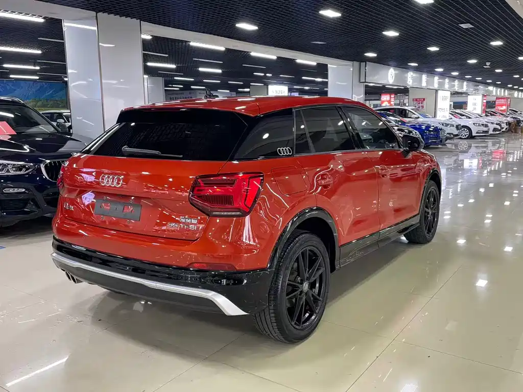 Audi Q2L 2019 — фото 5