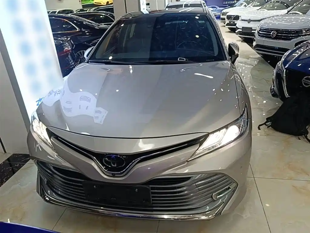 Toyota Camry 2018 — фото 3