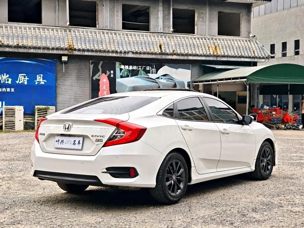 Honda Civic 2021 — фото 11