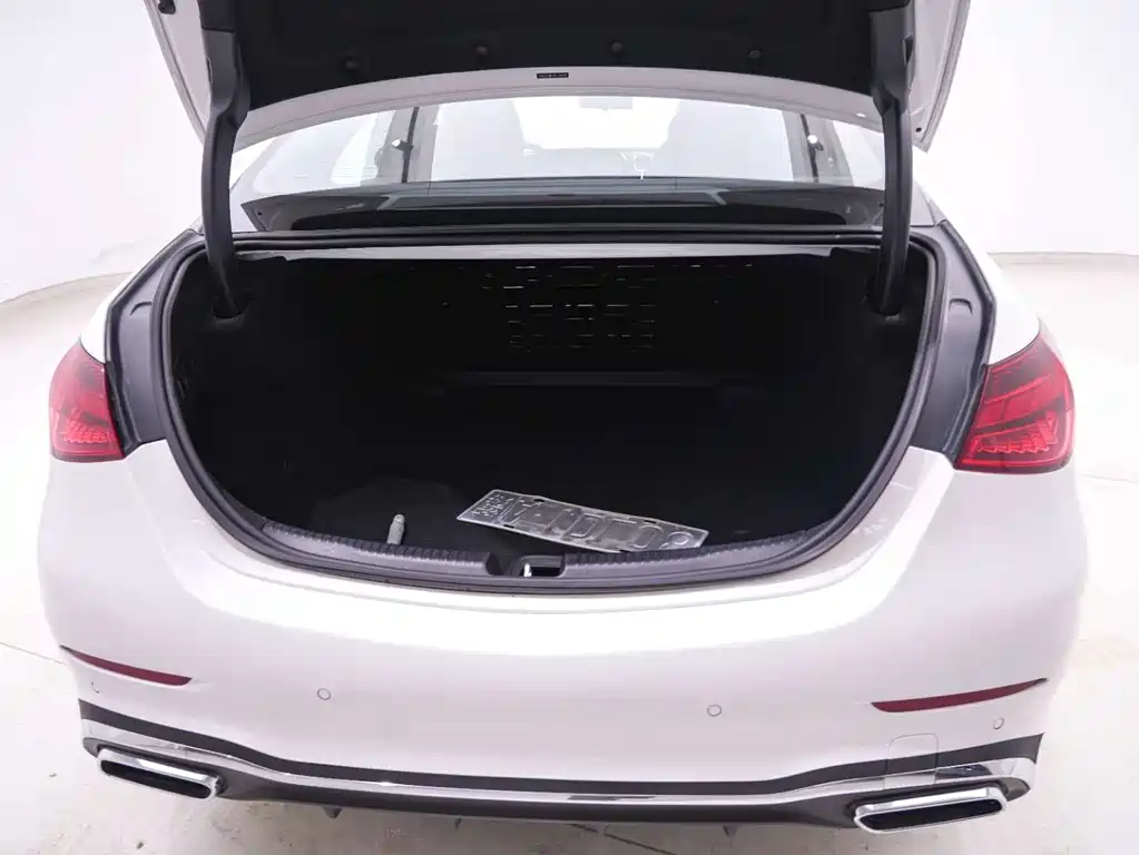 Mercedes-Benz C-Class 2023 — фото 21