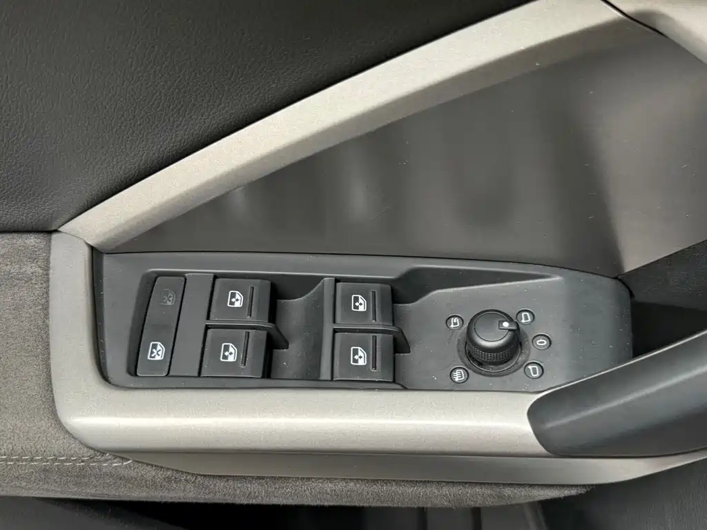 Audi Q3 2023 — фото 16