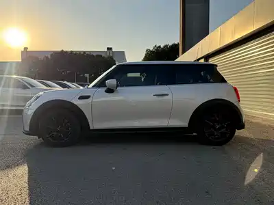 MINI MINI 2023