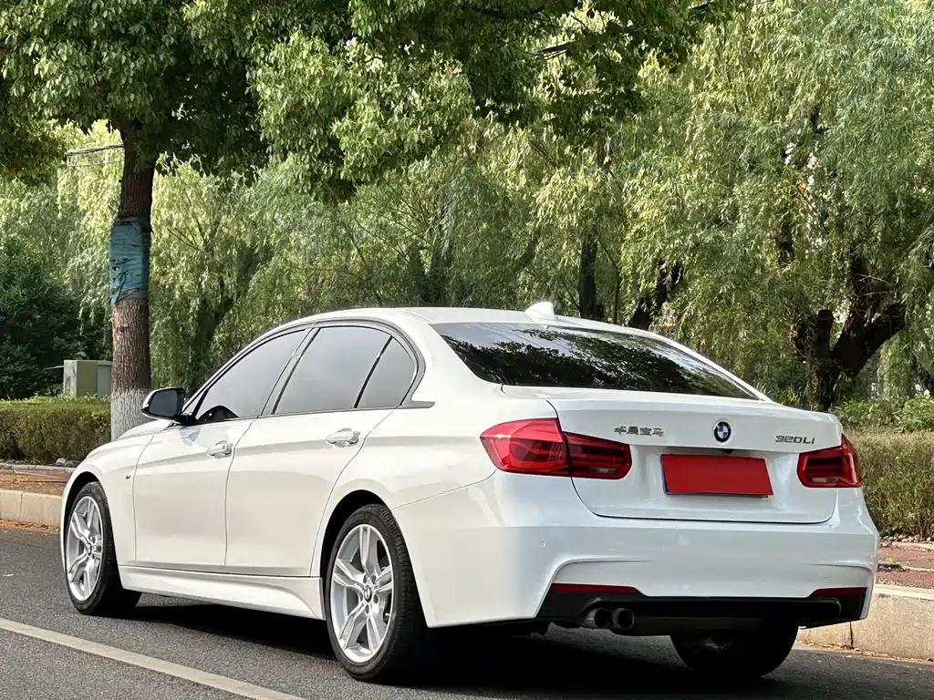 BMW 3 Series 2017 — фото 15