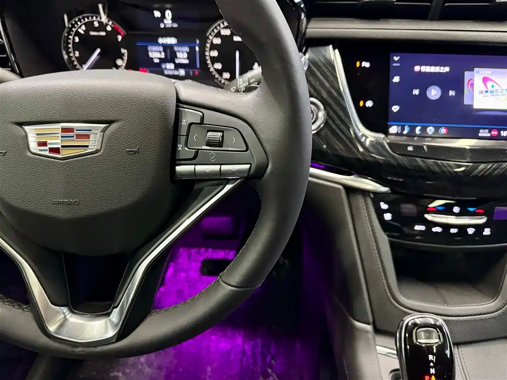 Cadillac XT6 2022 — фото 27
