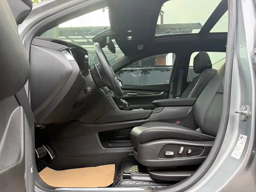 Cadillac XT5 2022 — фото 14