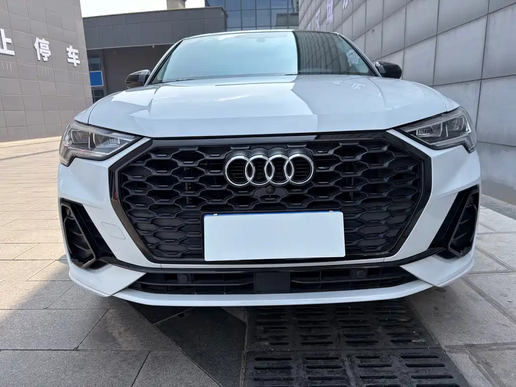 Audi Q3 Sportback 2022 — фото 12