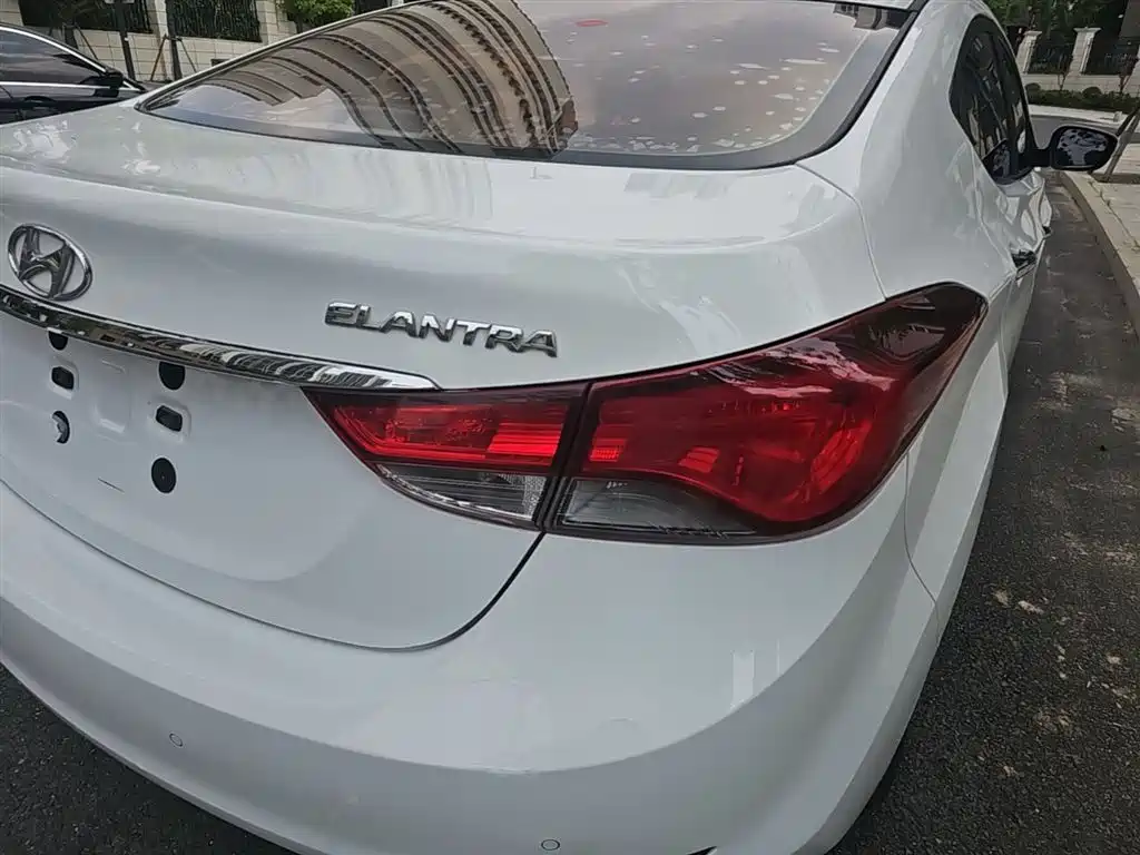 Hyundai Elantra Langdong 2016 — фото 8