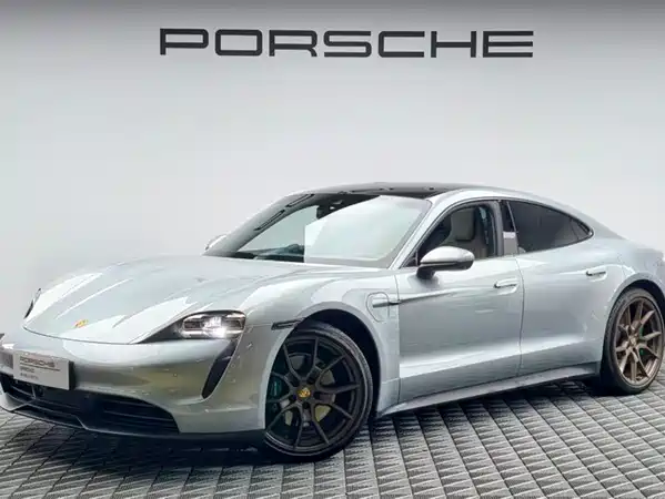 Porsche Taycan 2023