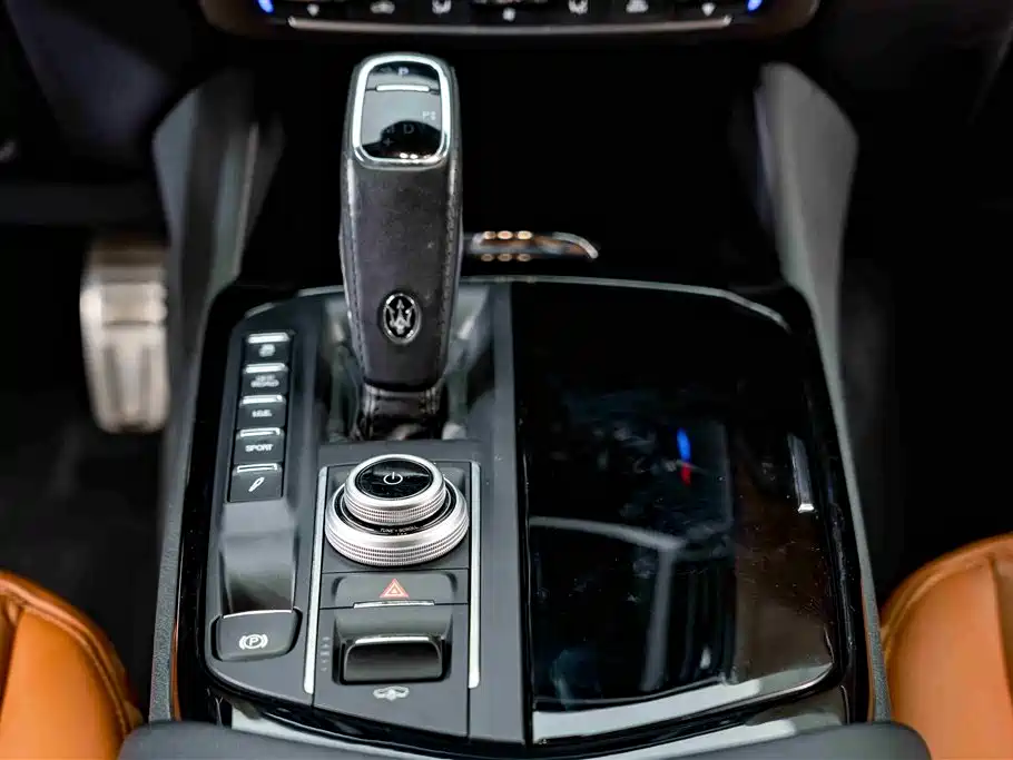 Maserati Levante 2021 — фото 14