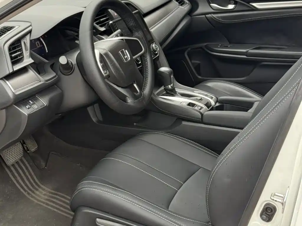 Honda Civic 2016 — фото 13