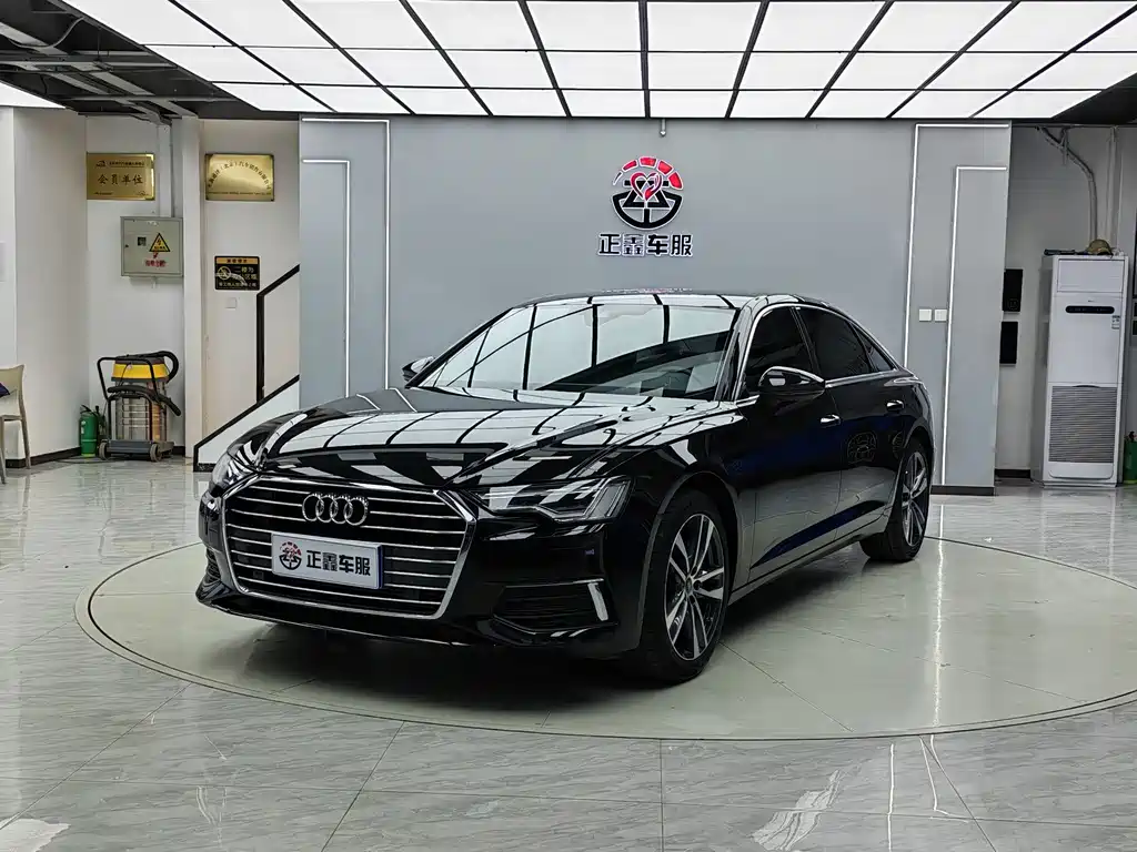 Audi A6L 2022 — фото 1