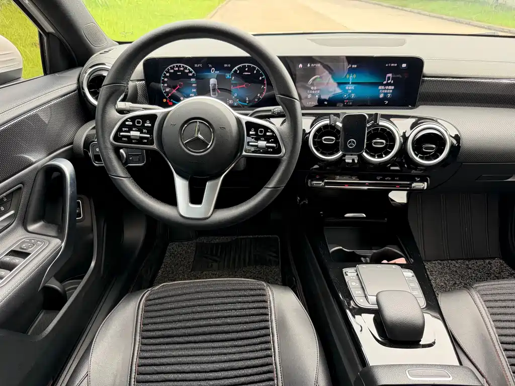Mercedes-Benz A-Class 2020 — фото 18