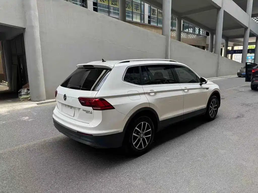 Volkswagen Tiguan L 2019 — фото 5