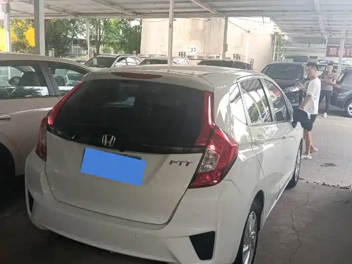 Honda Fit 2015 — фото 9