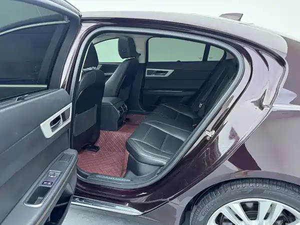 Jaguar XEL 2019