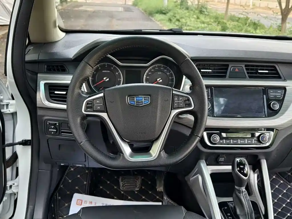 Geely Vision X3 2018 — фото 13