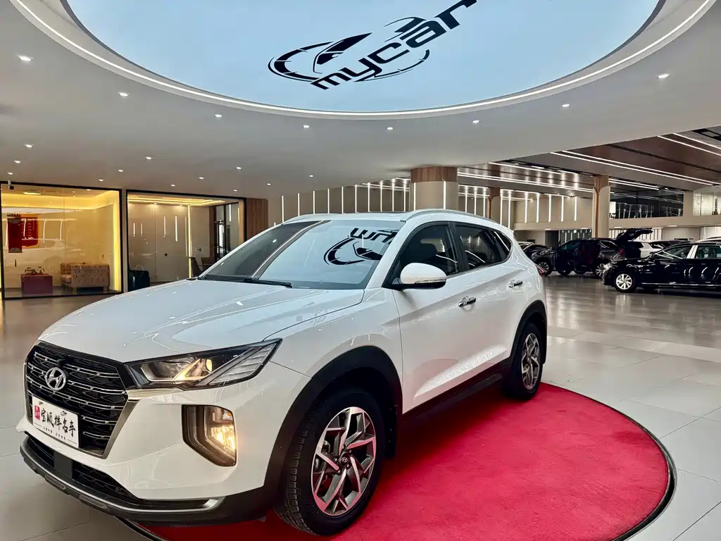 Hyundai Tucson 2021 — фото 1