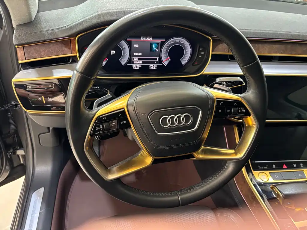 Audi A8 2018 — фото 6
