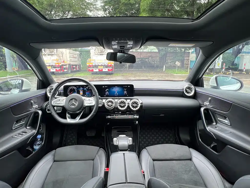 Mercedes-Benz A-Class 2023 — фото 9