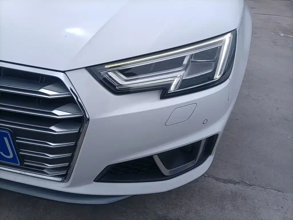 Audi A4L 2020 — фото 24