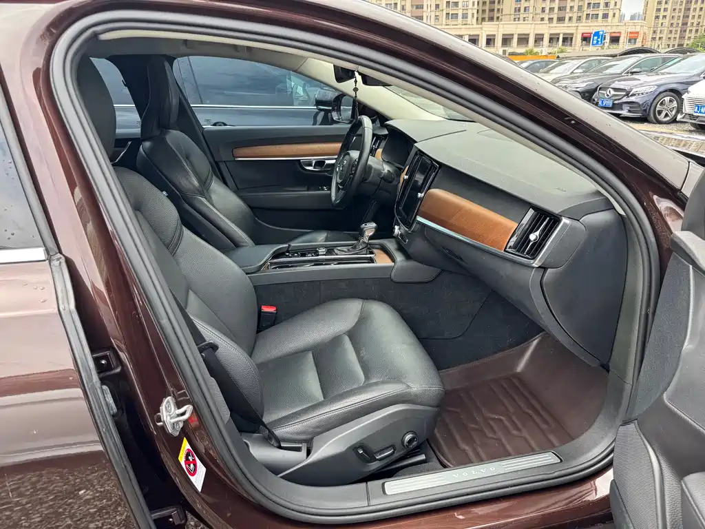 Volvo S90 2019 — фото 12
