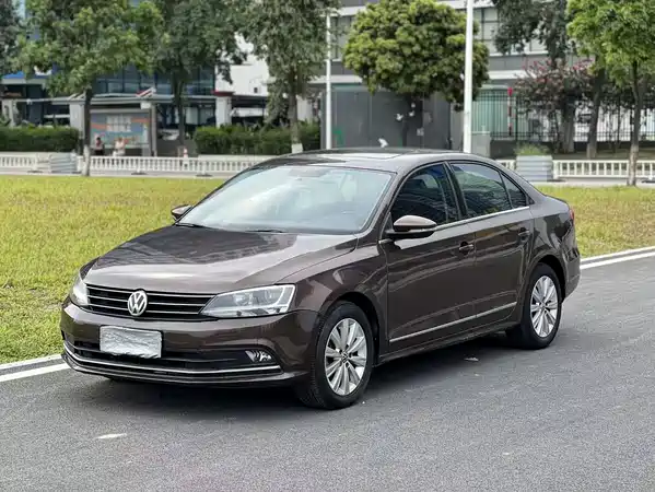 Volkswagen Sagitar 2016