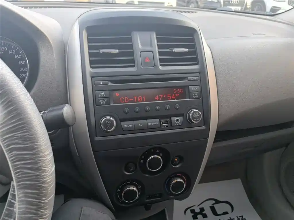 Nissan Sunny 2015 — фото 13