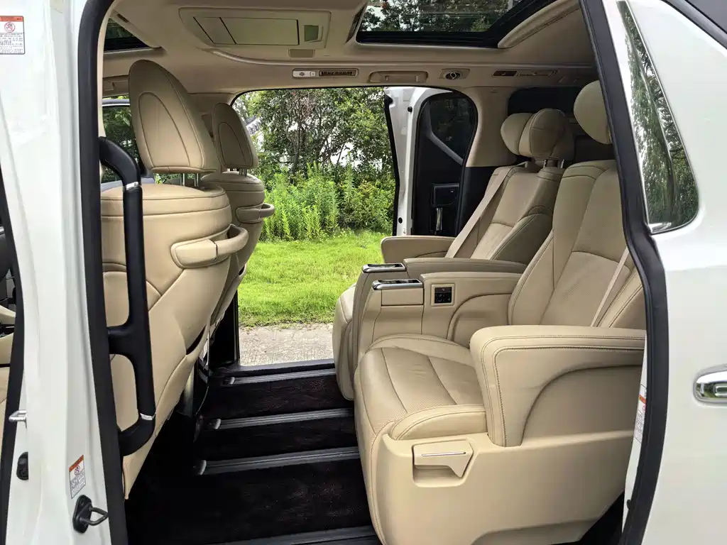 Toyota Alphard 2018 — фото 9