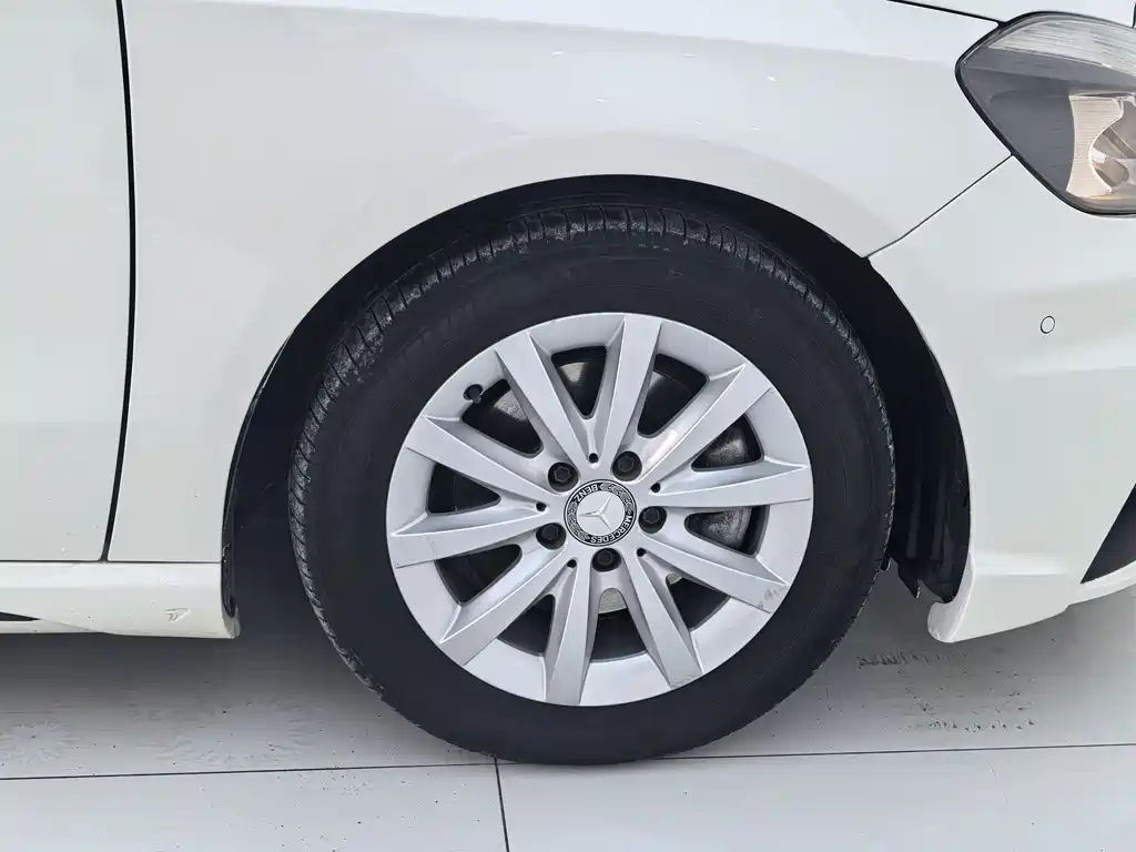 Mercedes-Benz A-Class 2015 — фото 12