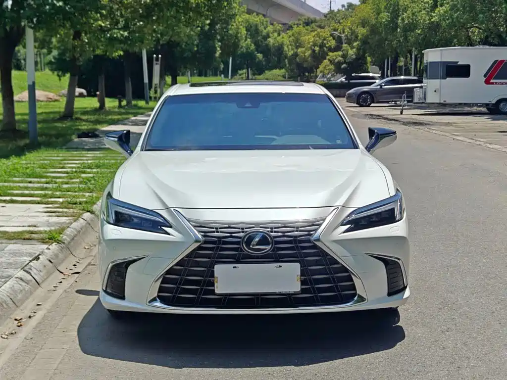 Lexus ES 2025 — фото 3