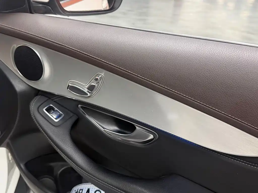 Mercedes-Benz GLC 2018 — фото 10