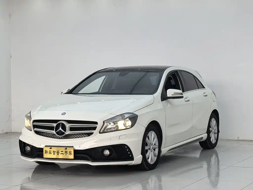 Mercedes-Benz A-Class 2015 — фото 1