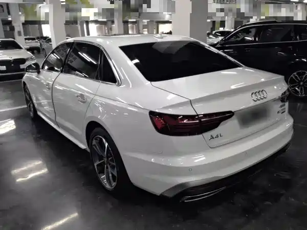 Audi A4L 2021