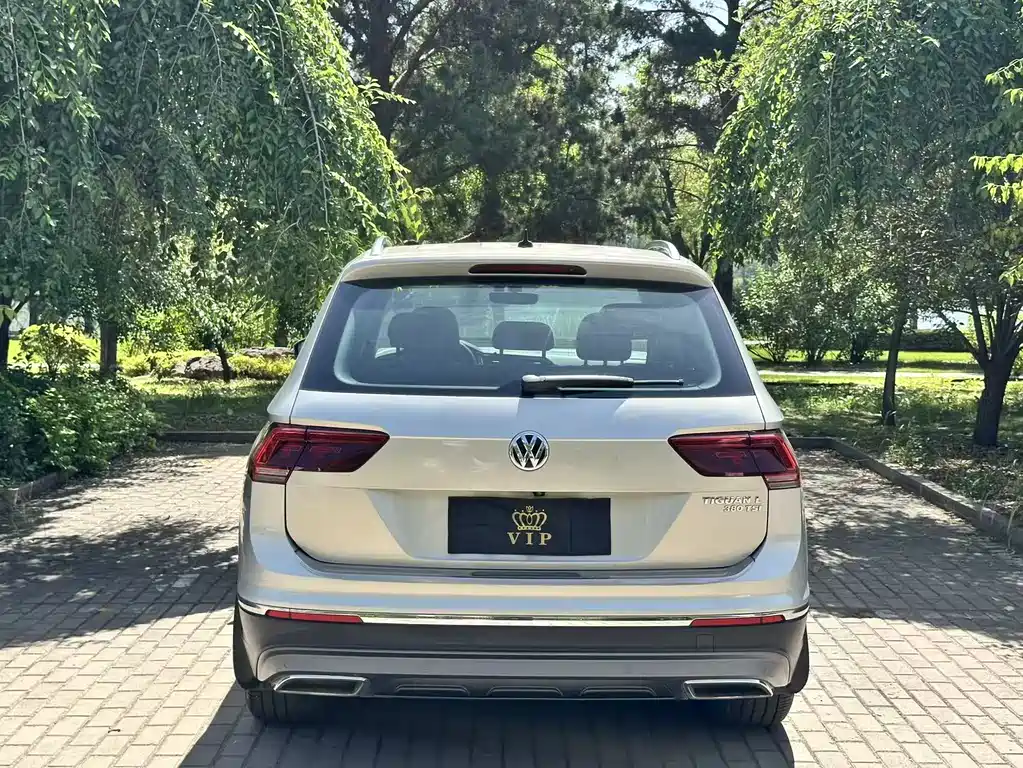 Volkswagen Tiguan L 2018 — фото 12
