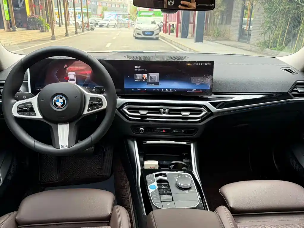 BMW i3 2024 — фото 6