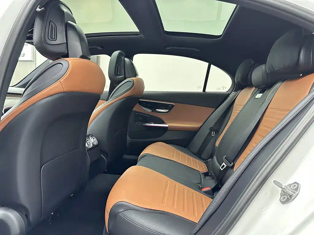 Mercedes-Benz C-Class 2022 — фото 10
