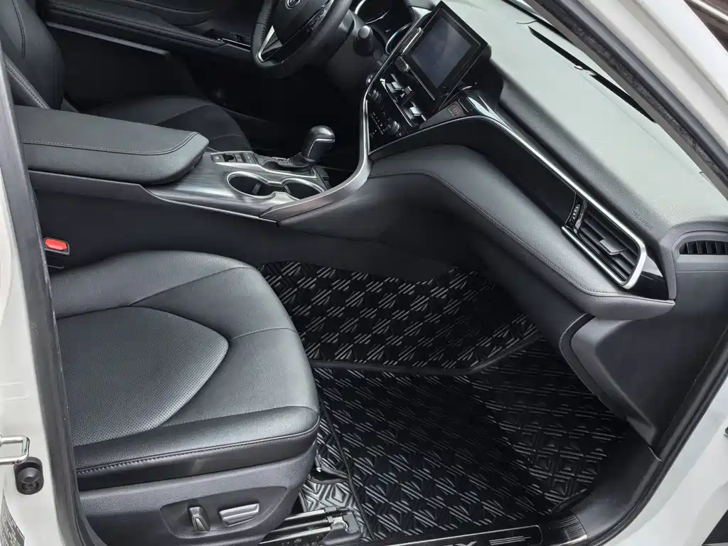Toyota Camry 2021 — фото 14