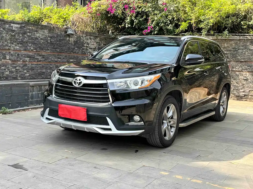 Toyota Highlander 2017 — фото 1
