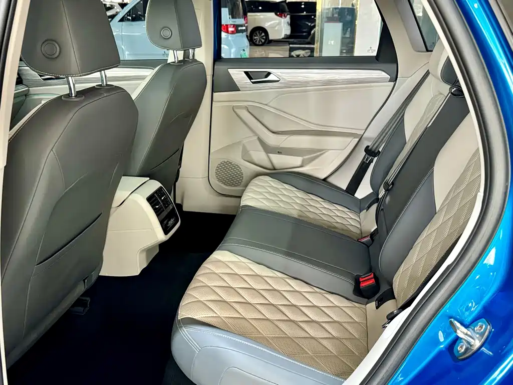 Volkswagen Sagitar 2022