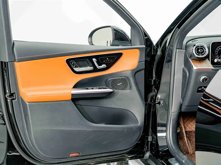Mercedes-Benz GLC 2025 — фото 15