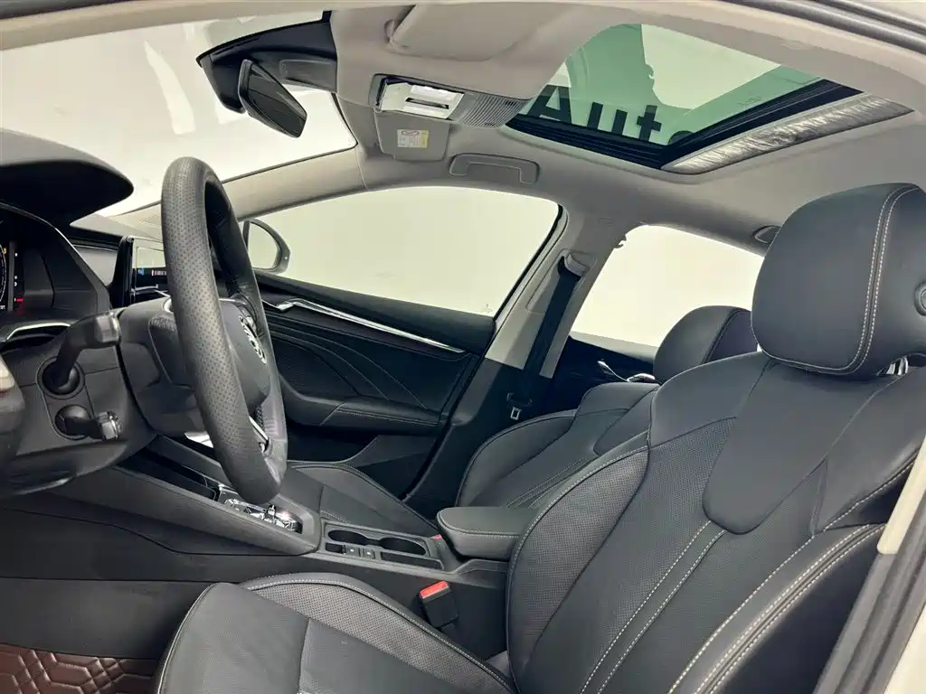 Skoda Octavia 2022 — фото 27
